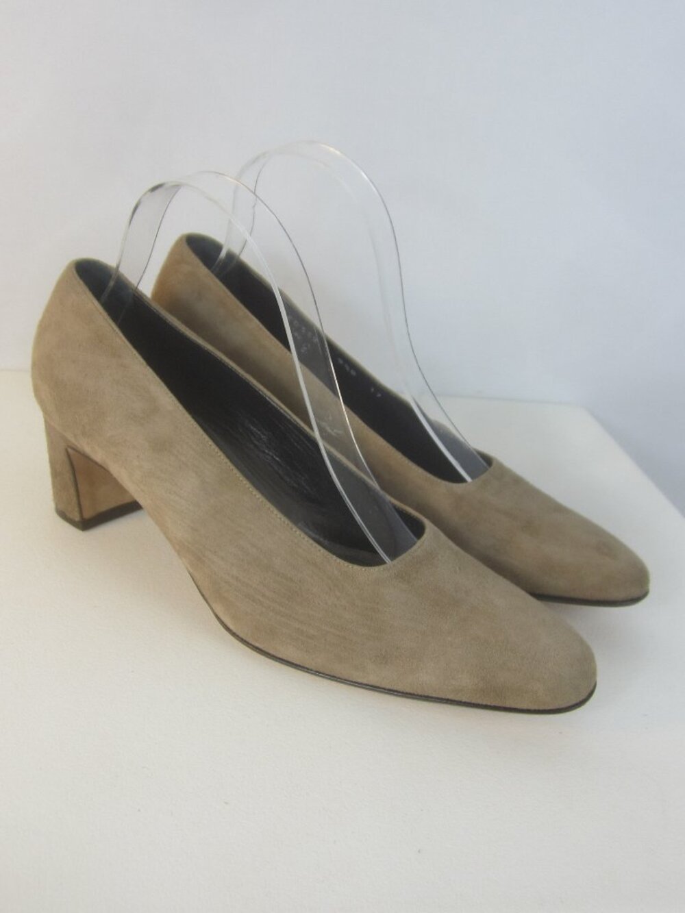 Cole Haan Women 9.5 B Taupe Beige Suede Leather Pumps Block Heels Made in Italy